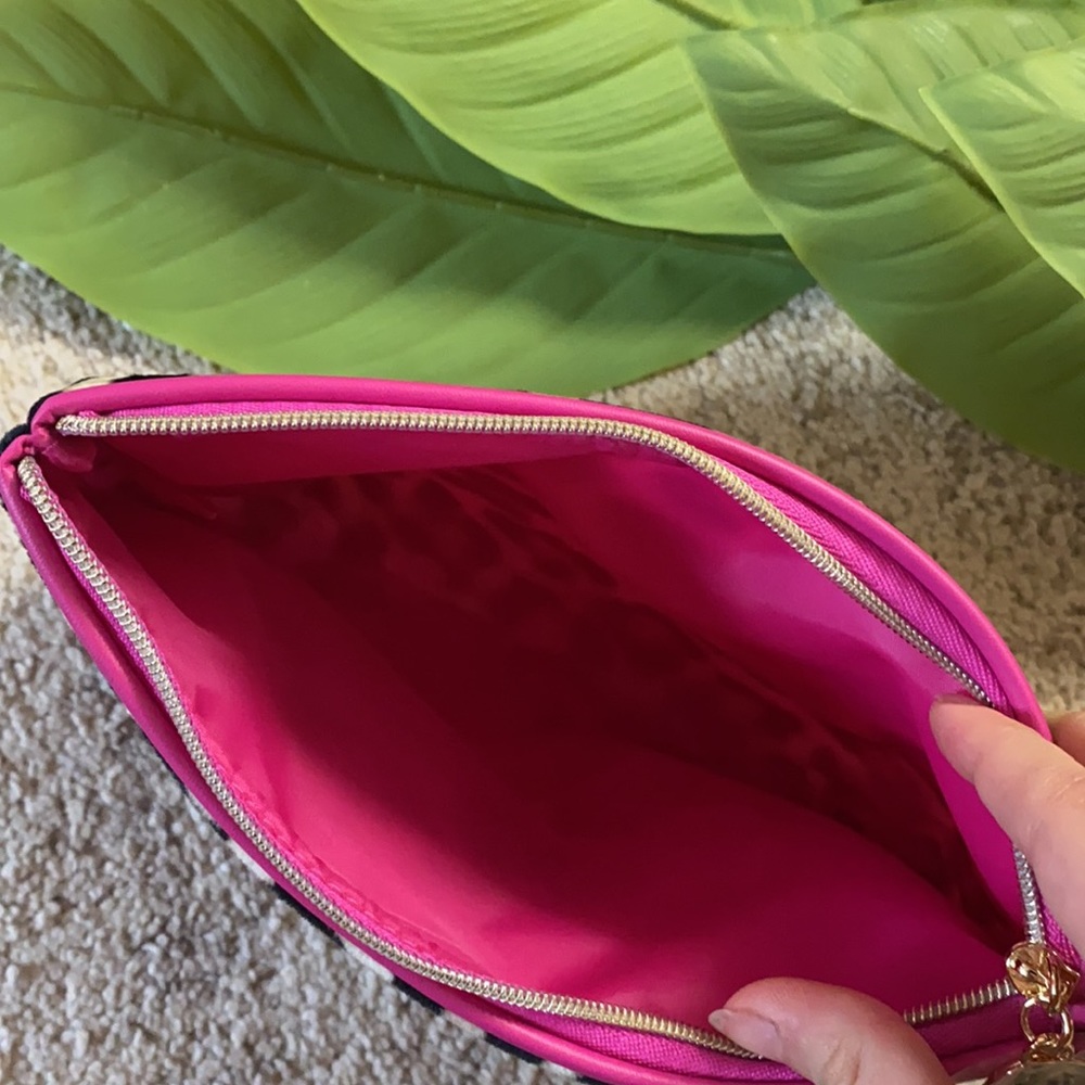 Estée Lauder Leopard Pouch - Picture 4 of 7